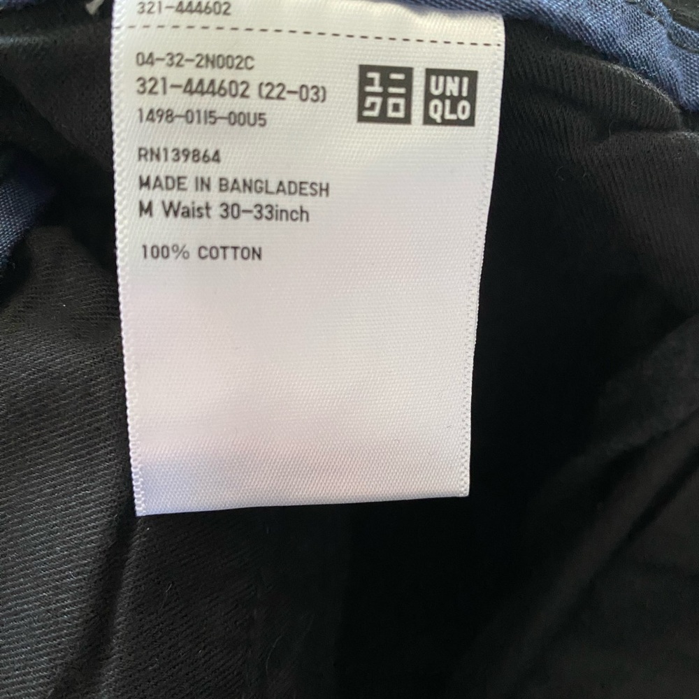 Uniqlo chino shorts in black - Picture 9 of 13